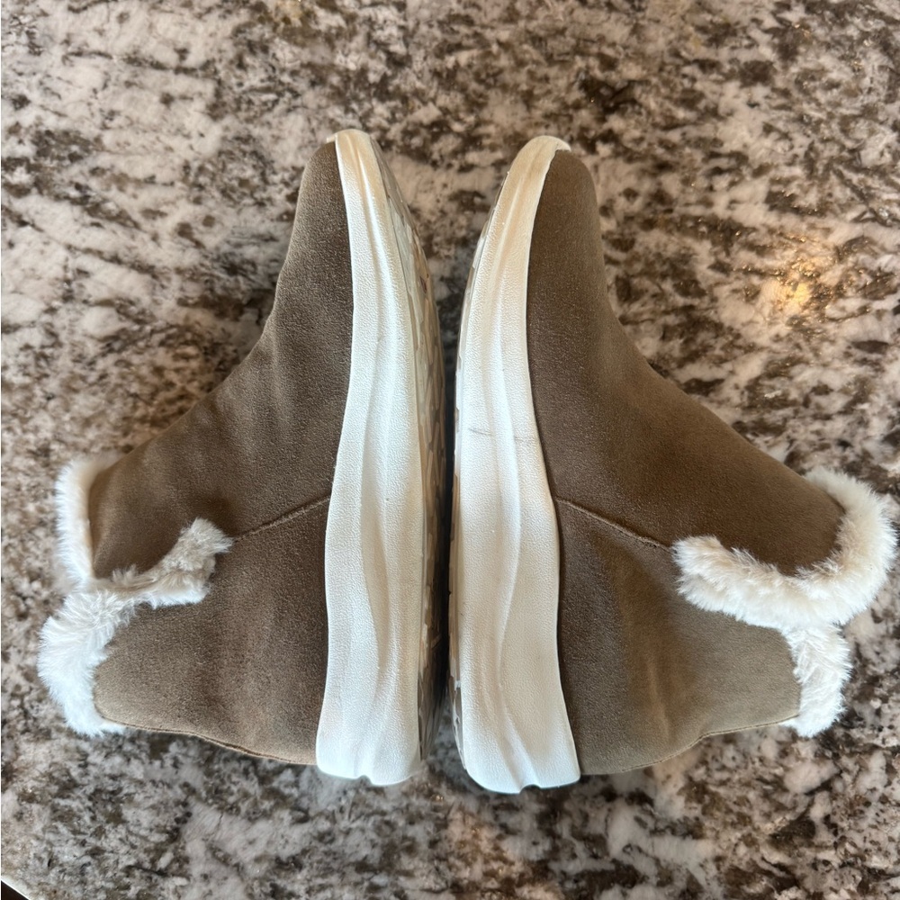 Johnston Murphy Mollie Sherling Whisky Waterproof Suede Bootie 7 Trufoam snow - Picture 10 of 12